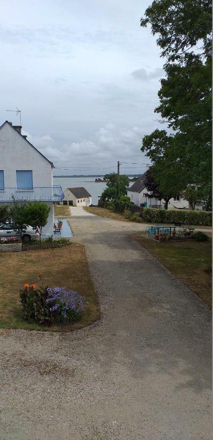 Au Calme, Les Pieds Dans L'eau, 106 Route De La Pointe De Ruault 56370 Apartment